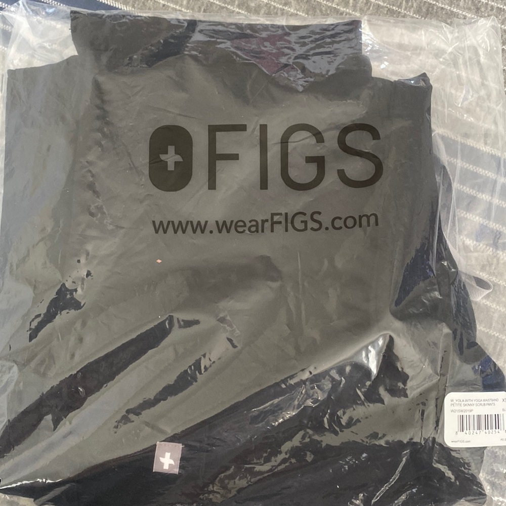 BNWT XS petite black yola with yoga waistband skinny scrub pants